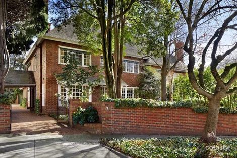 Property photo of 7 Yarradale Road Toorak VIC 3142