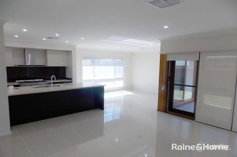Property photo of 5 Cordyline Loop Jordan Springs NSW 2747