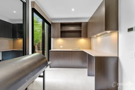 Property photo of 11 Honeyeater Place Rochedale QLD 4123