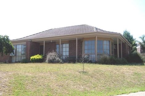 Property photo of 1 Malanda Court Berwick VIC 3806
