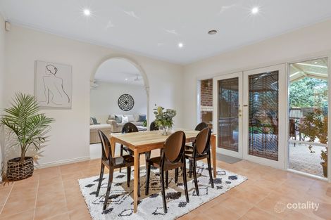 Property photo of 28 Windsor Gardens Caroline Springs VIC 3023