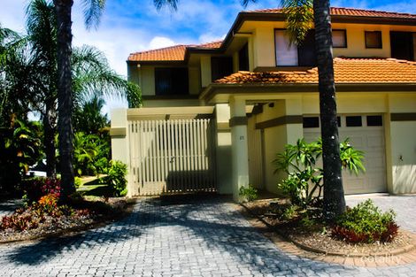Property photo of 27/100 Morala Avenue Runaway Bay QLD 4216