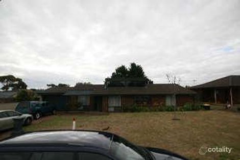 3 Caswell Dr, Hallett Cove, SA 5158