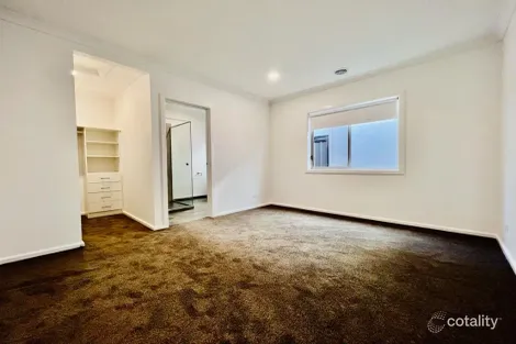 Property photo of 13 Kelmscott Way Werribee VIC 3030