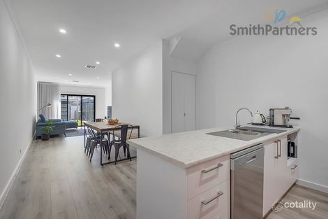 Property photo of 27 Grandstand Circuit St Clair SA 5011