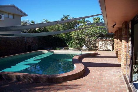 8 Fullerton St, Benowa, QLD 4217