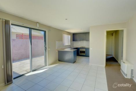 Property photo of 14 Somerset Avenue Lake Gardens VIC 3355