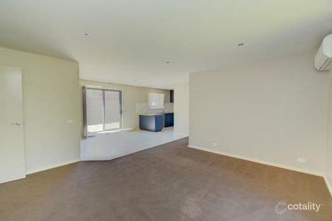 Property photo of 14 Somerset Avenue Lake Gardens VIC 3355