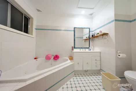 Property photo of 18 Hughes Avenue Hobartville NSW 2753