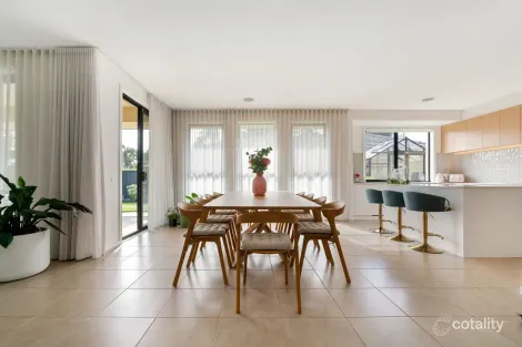 Property photo of 6 Feathery Grove Sandhurst VIC 3977