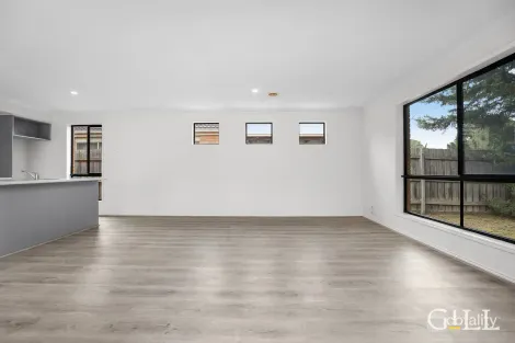 Property photo of 48 Stefan Drive Berwick VIC 3806