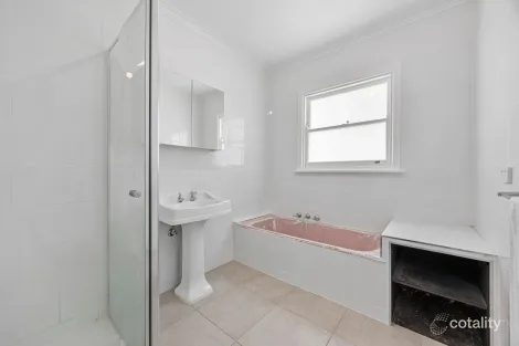 Property photo of 1 Leonard Street Wendouree VIC 3355