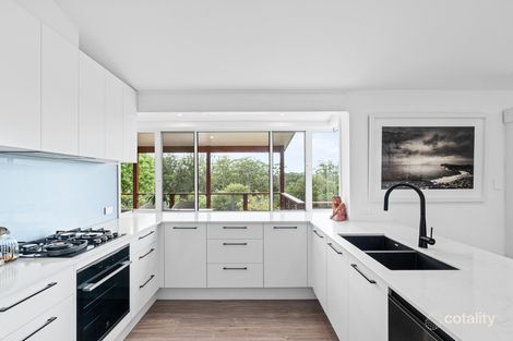 Property photo of 8 Letitia Close Green Point NSW 2251