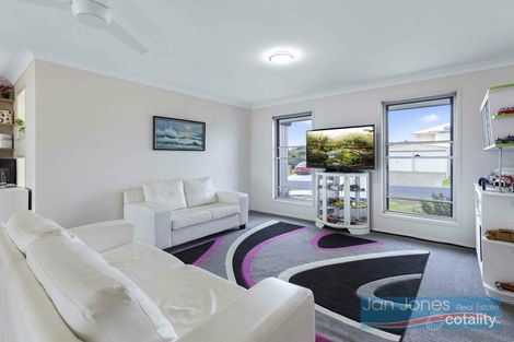 Property photo of 25 Allister Crescent Rothwell QLD 4022