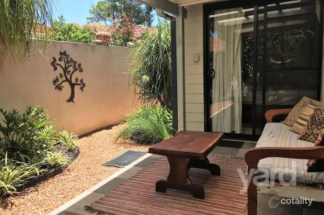 12 Howson St, Hilton, WA 6163