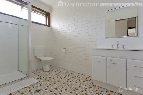 Property photo of 1/352 Parkland Crescent Lavington NSW 2641