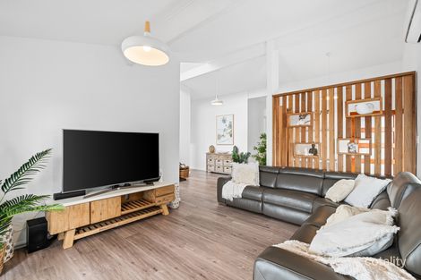 Property photo of 8 Letitia Close Green Point NSW 2251