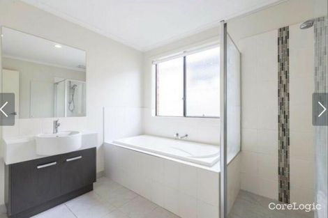 Property photo of 10 Pearl Drive Craigieburn VIC 3064