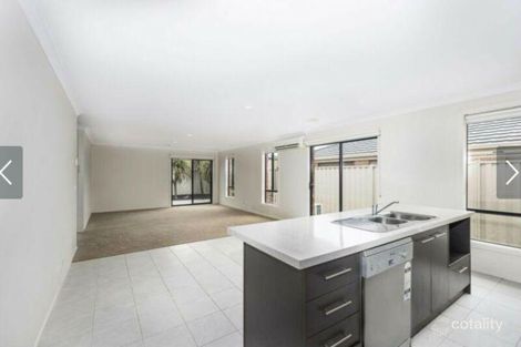 Property photo of 10 Pearl Drive Craigieburn VIC 3064