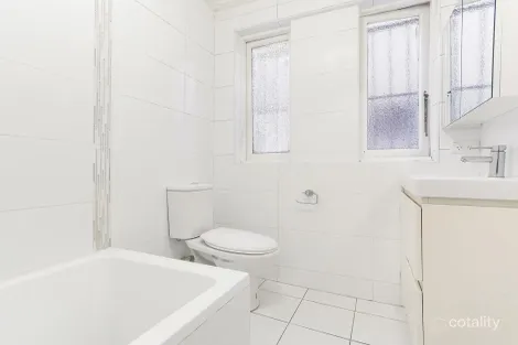 Property photo of 2/125A Old South Head Road Bondi Junction NSW 2022