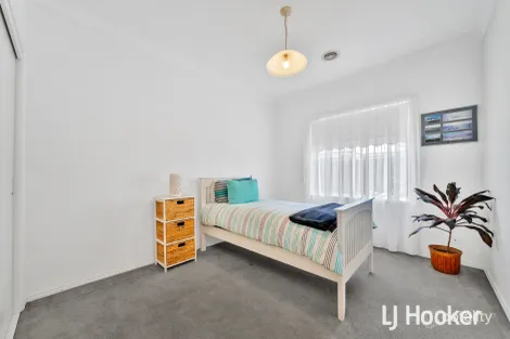 Property photo of 9 Hindmarsh Drive Manor Lakes VIC 3024