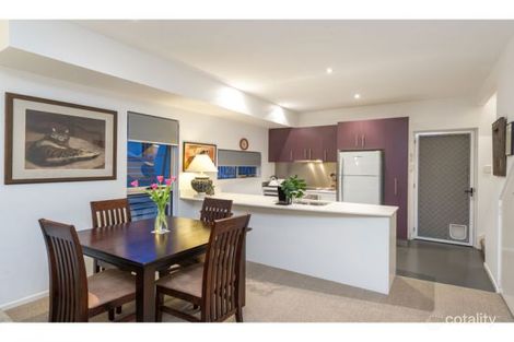 Property photo of 2/12 Dengate Lane St Lucia QLD 4067