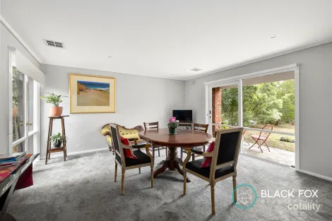 Property photo of 25 Meribil Close Mount Eliza VIC 3930