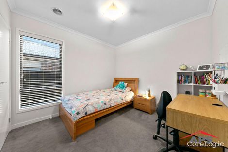 Property photo of 13 Calibre Circuit Clyde North VIC 3978