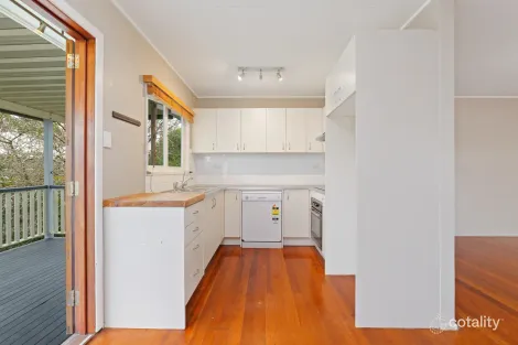 Property photo of 22 Kootangal Crescent Ferny Hills QLD 4055