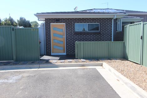 Property photo of 16 Comberford Close Prairiewood NSW 2176