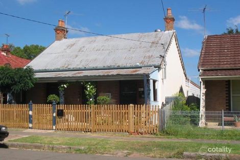 32 Walter St, Granville, NSW 2142