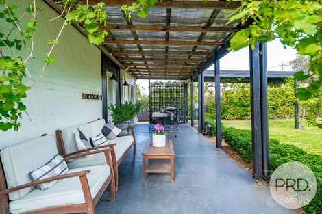 Property photo of 80 Railway Street Turvey Park NSW 2650