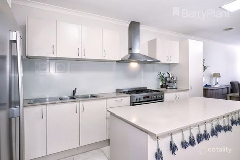 Property photo of 31 Travers Street Craigieburn VIC 3064