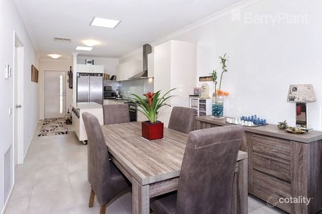 Property photo of 31 Travers Street Craigieburn VIC 3064