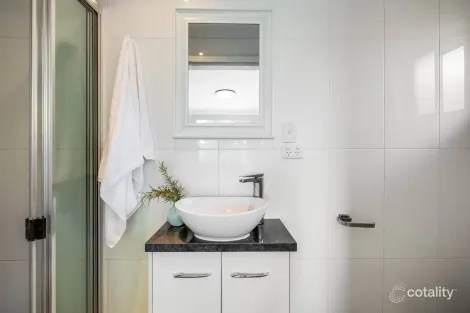 Property photo of 36 Debra Street Centenary Heights QLD 4350