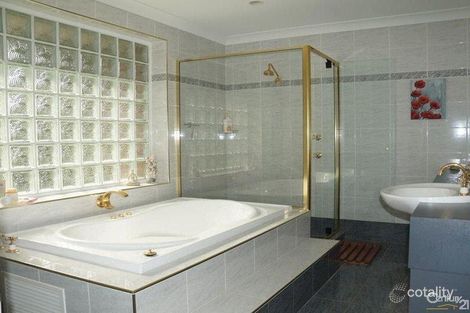 Property photo of 25 Lewana Close Lilli Pilli NSW 2536