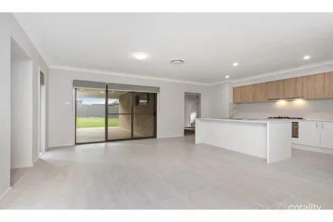 12 Westgate Ave, Thornton, NSW 2322