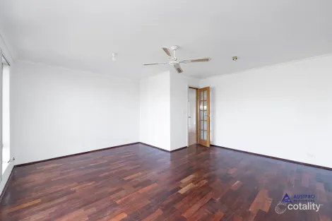 Property photo of 33 Nabberu Loop Cooloongup WA 6168