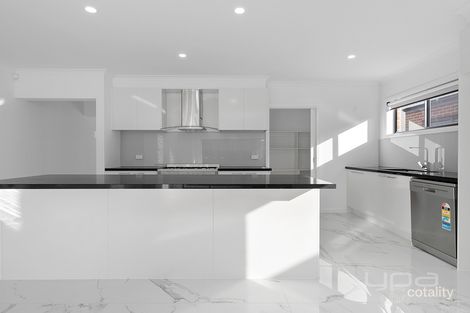 Property photo of 59 Stonehenge Drive Cobblebank VIC 3338