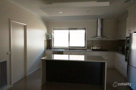 Property photo of 15 Arilpa Court Kangaroo Flat VIC 3555