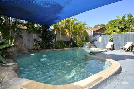 1/19 Kenny Dr, Labrador, QLD 4215