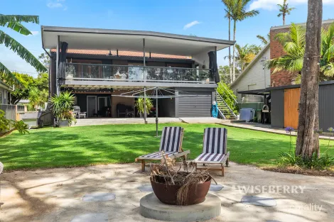 Property photo of 400 Tuggerawong Road Tuggerawong NSW 2259