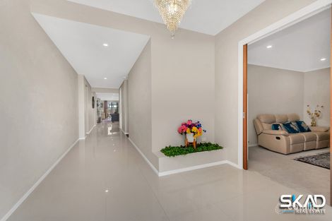 Property photo of 49 Bellinger Circuit Craigieburn VIC 3064