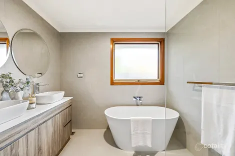 Property photo of 21 Appleberry Close Knoxfield VIC 3180