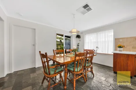 Property photo of 26 Leighton Crescent Deer Park VIC 3023