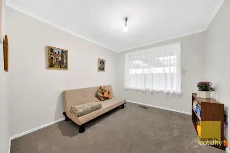 Property photo of 26 Leighton Crescent Deer Park VIC 3023