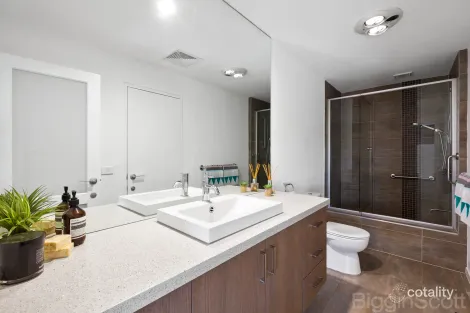 Property photo of 2/2A Rusden Street Elsternwick VIC 3185