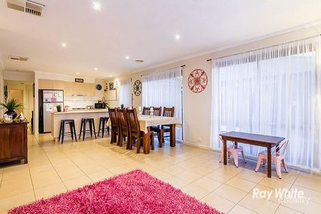 Property photo of 52 Sing Crescent Berwick VIC 3806