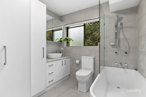 Property photo of 2/10 Lucinda Street Taringa QLD 4068