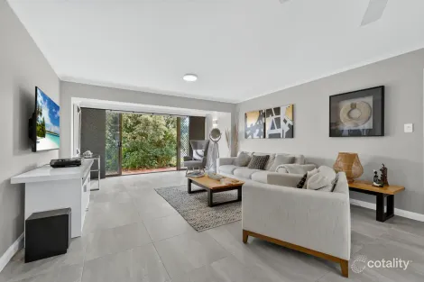 8/106 Bayview St, Runaway Bay, QLD 4216